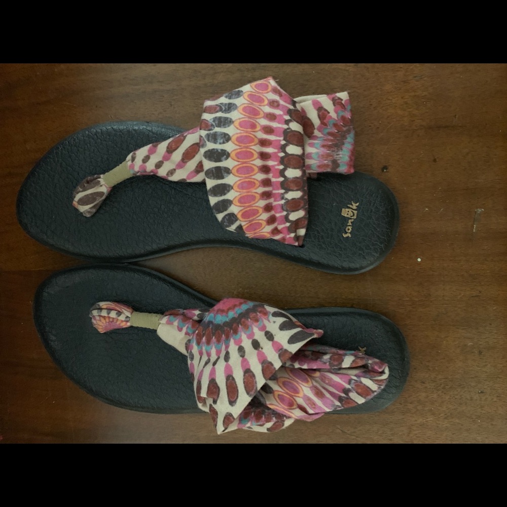 Woman Sanuk slingback sandals size 9